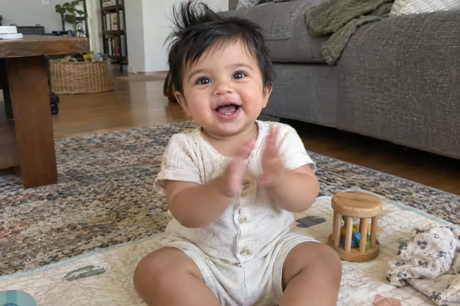 Baby Ari clapping, saved as a video memory